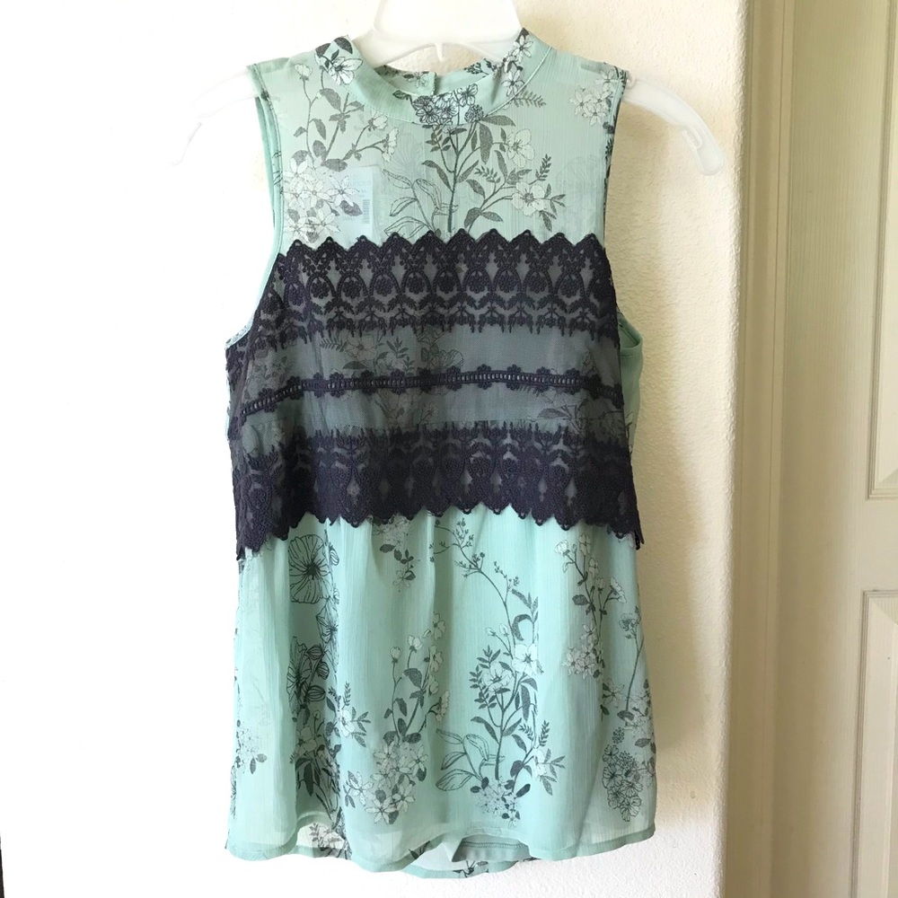 NWT Maurices Green Floral Lace Sleeveless Top Size Small Womens